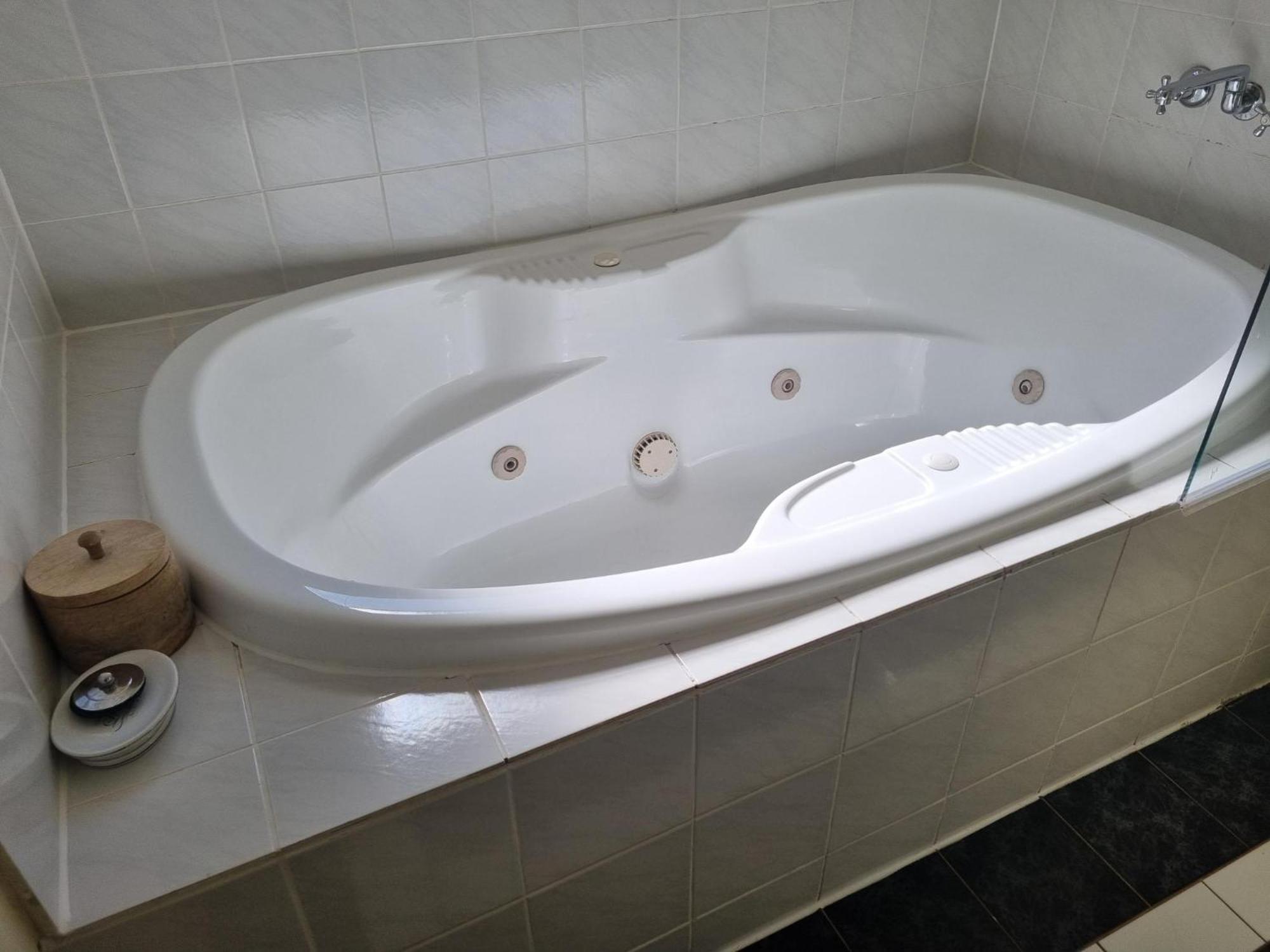 Chez Vous French Spa Villa 2 포콜빈 외부 사진